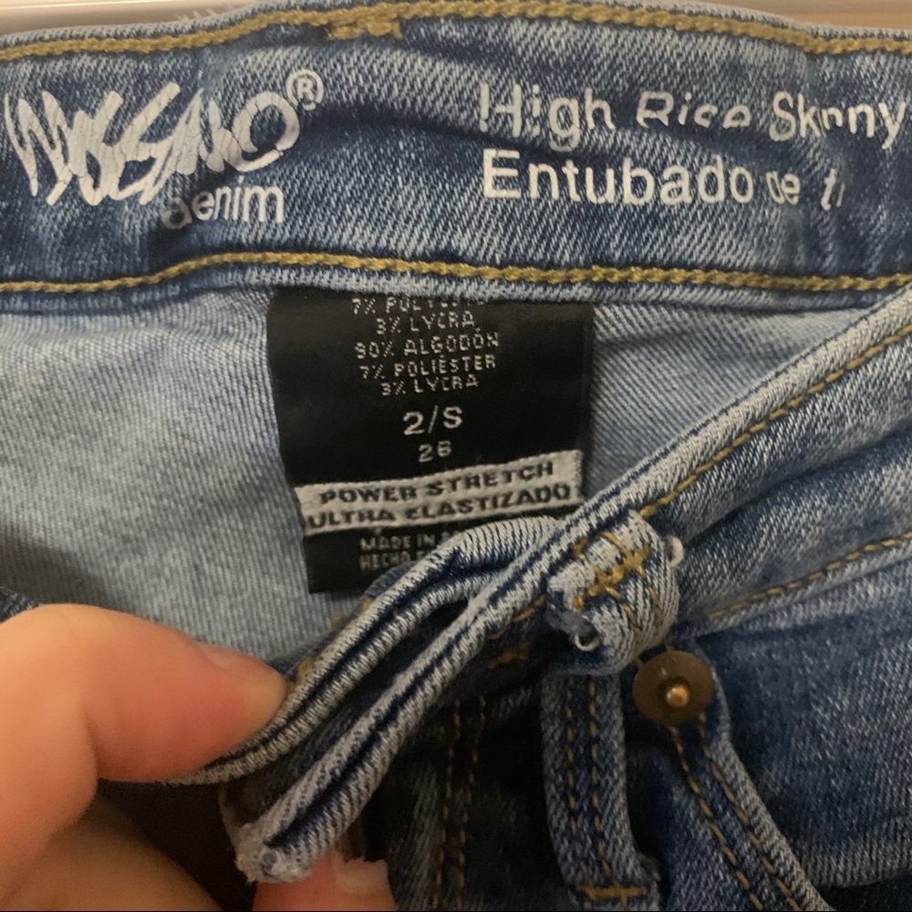 Jeans - Picture 2 of 3
